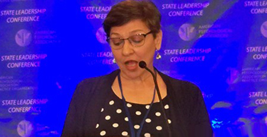 Div. 31 President Dinelia Rosa, PhD, had the honor and privilege of presenting awards on behalf of the Division.