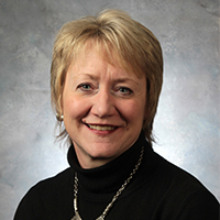 Photo portrait of Sara Honn Qualls